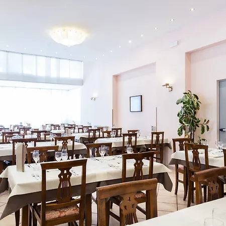 Hotell Ambasciatori 3*