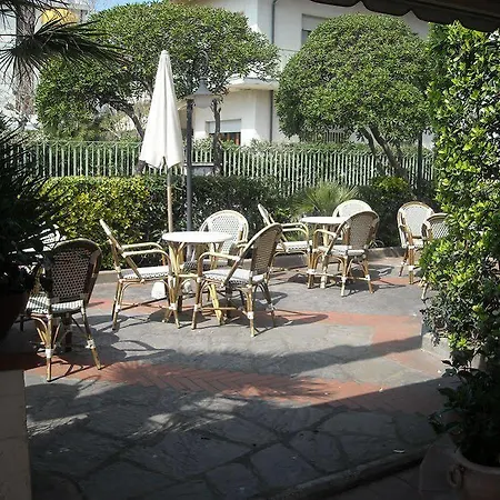 Ambasciatori فندق