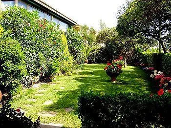 Ambasciatori マリーナ・ディ・ピエトラサンタ