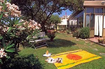 ホテル Ambasciatori マリーナ・ディ・ピエトラサンタ