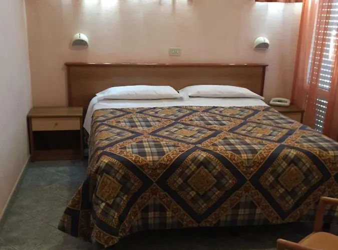 ホテル Ambasciatori 3*